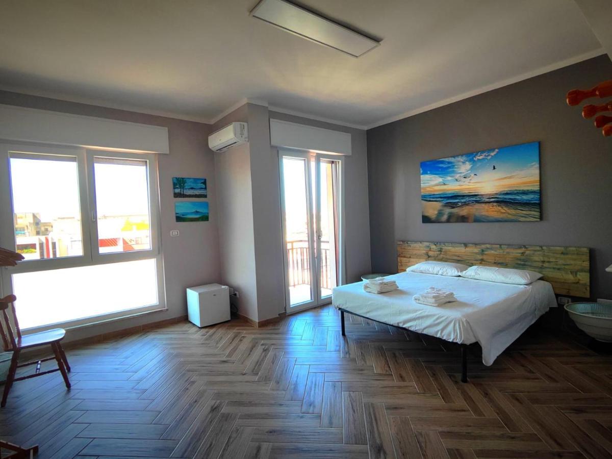 The House Of The Waves Hotel Brindisi Eksteriør billede