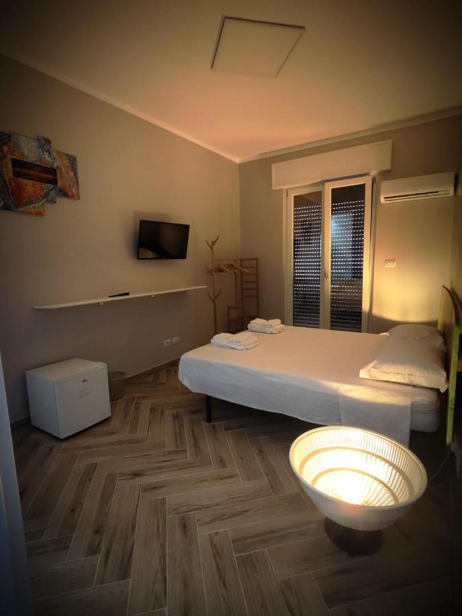 The House Of The Waves Hotel Brindisi Eksteriør billede